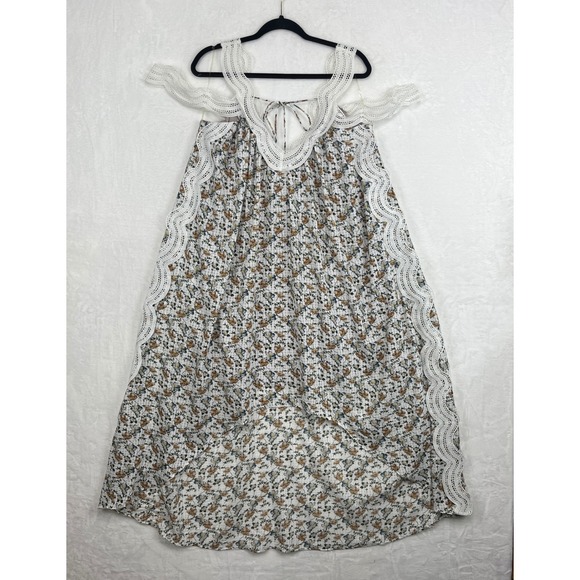 Elliatt Dresses & Skirts - ELLIATT Elixir Dress Women Size L White NWT Lace Trim Hi-Low Floral E4121867